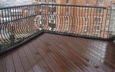 9 medžiagos grindų apdailai balkone ir lodžijoje