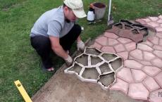 How to lay paving slabs on sand and is it possible to do this?