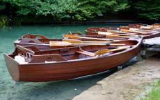How to make a wooden boat with a motor with your own hands?