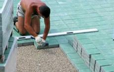 Laying paving slabs with your own hands: step-by-step instructions with photos