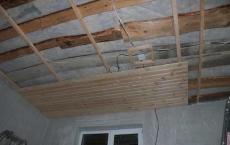 Cladding the ceiling with clapboard