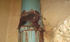 Cine ar trebui să fie responsabil pentru înlocuirea coloanei de canalizare din apartament?